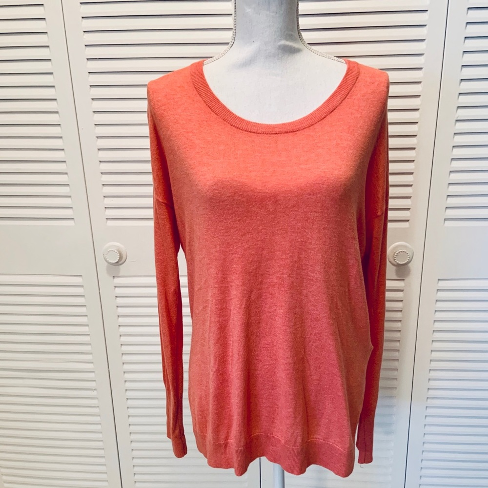 2/$20 Shrinking Violet Scoop Neck Hi-Low Knit Top